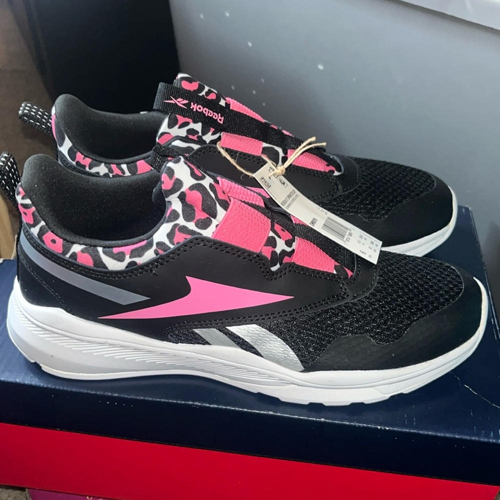 Reebok sprinter Slip running shoes, size 6